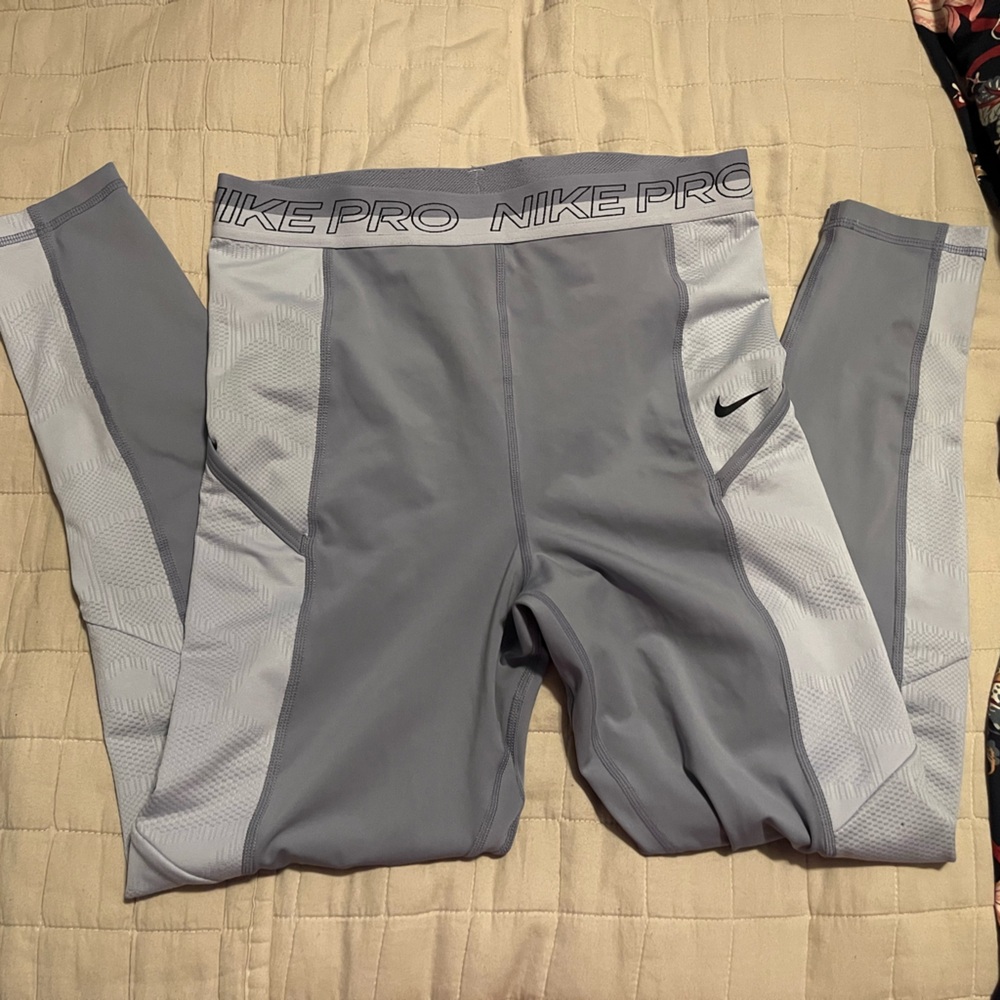 NIKE pro dri-fit leggings
